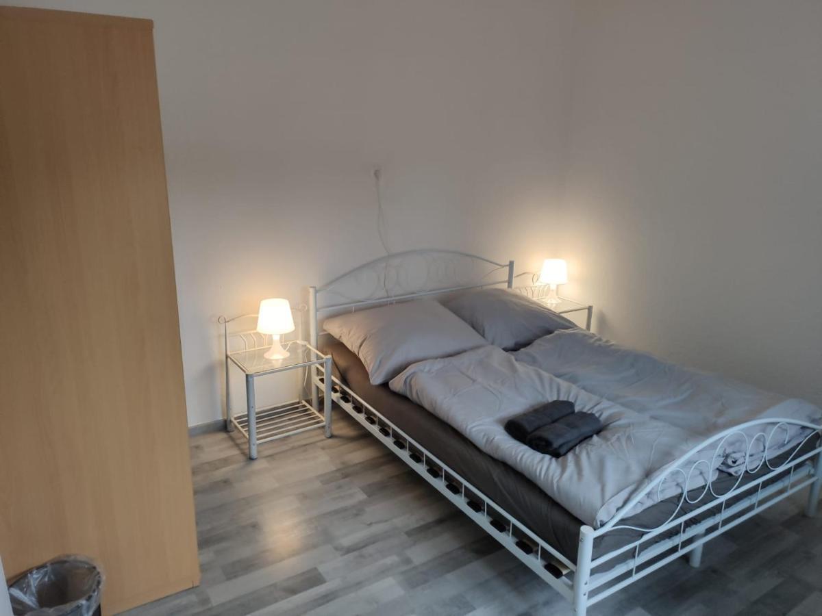 Schoene Einfache Ferienwohnung In Olsztyn Bagian luar foto